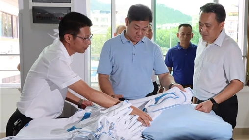 梧州市市委常委、統(tǒng)戰(zhàn)部部長何世恰蒞臨百裕集團(tuán)調(diào)研指導(dǎo)